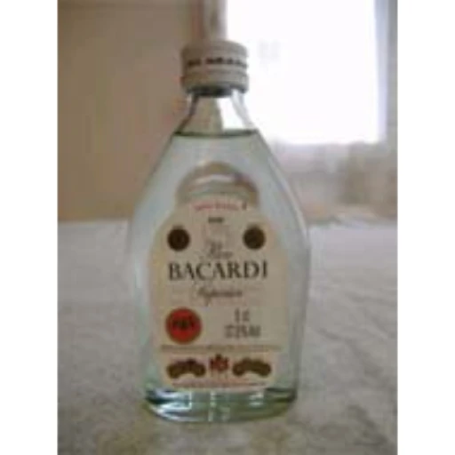 Rhum blanc bacardi (verre de 4cl)