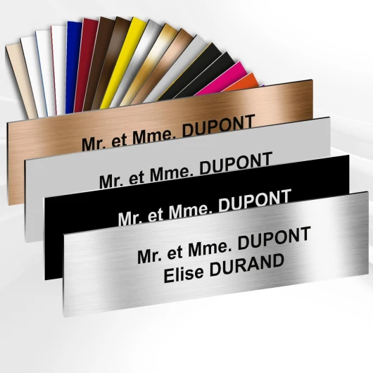 Plaque De Boite Aux Lettres Adhésive PVC – Plaque Gravée À Personnaliser en ligne 10 x 2,5 cm – 21 Couleurs Disponibles